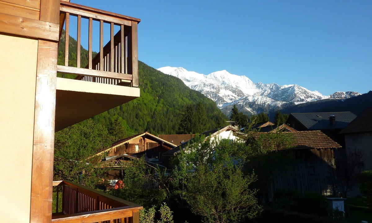 Servoz Apartment | Bright duplex with terrace