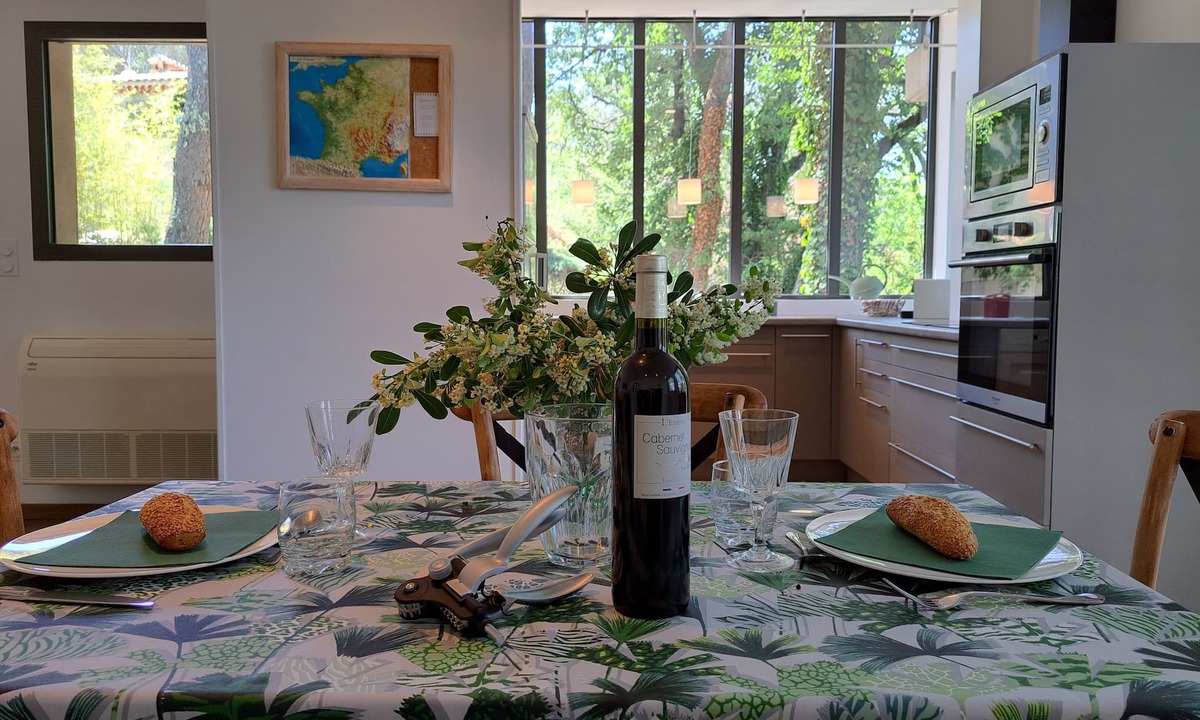 Saint-Paulet-de-Caisson House | Bright accommodation in the woods with terrace