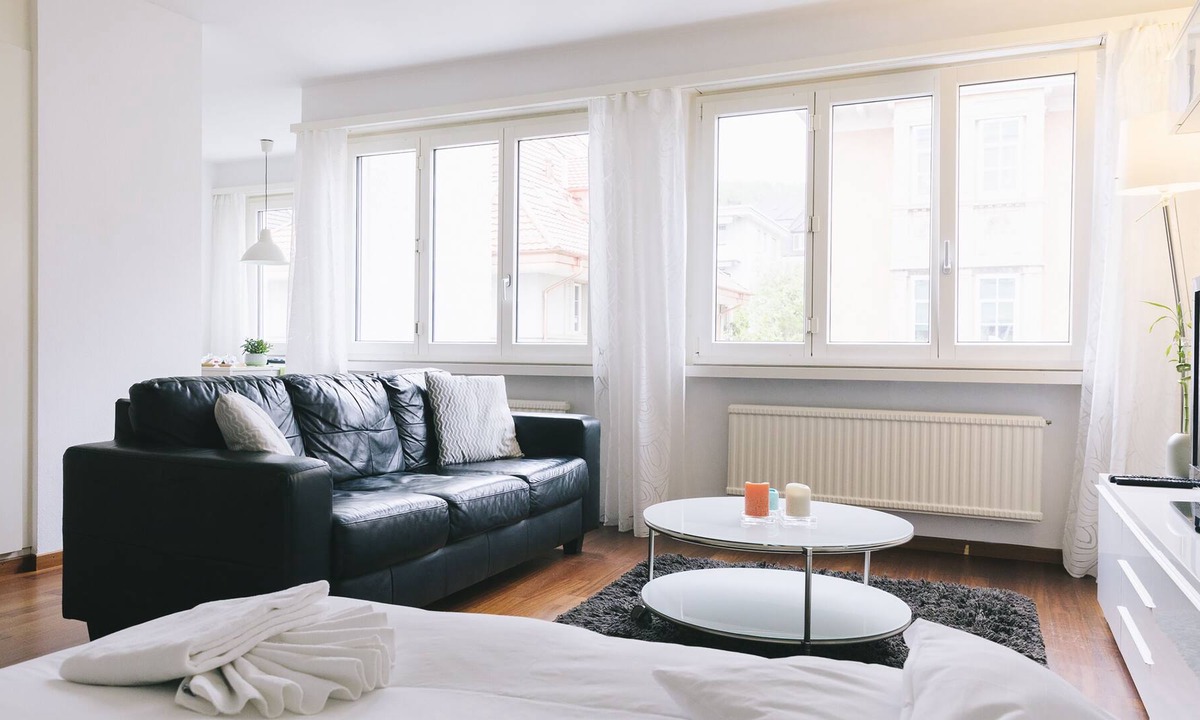 Wipkingen Apartment | Bright furnished apartment with POCKET WIFI