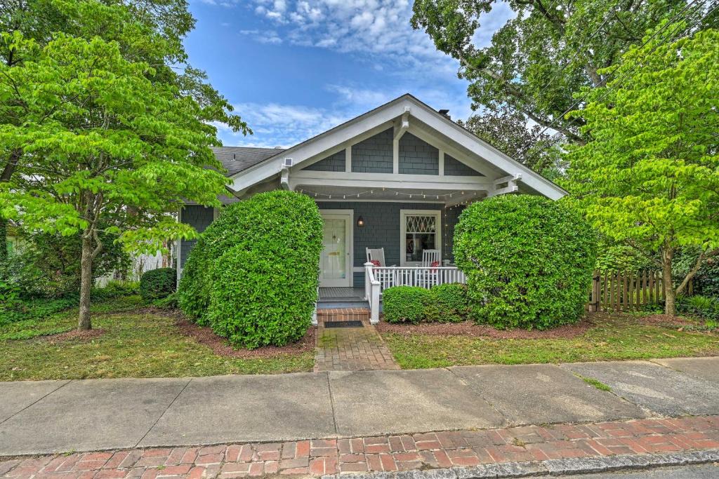 Greensboro House | Bright Greensboro Escape ~ 1 Mi to Downtown
