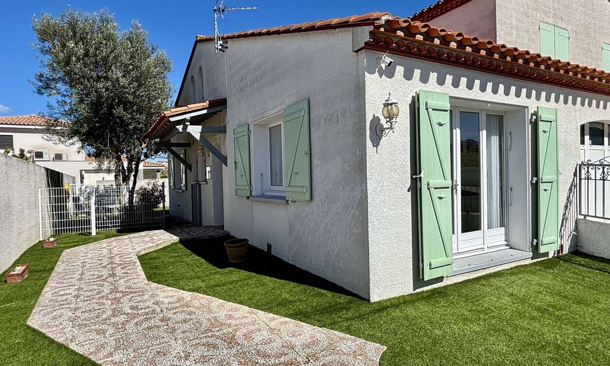 Latour-Bas-Elne House | Bright Ground-Floor Apartment with Garden in Quiet Area, Close to Beach and Shops
