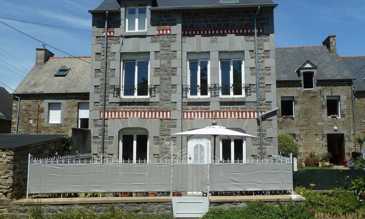 Pleudihen-sur-Rance House | Bright house near Rance - 3 bedrooms, master suite, south-facing terrace