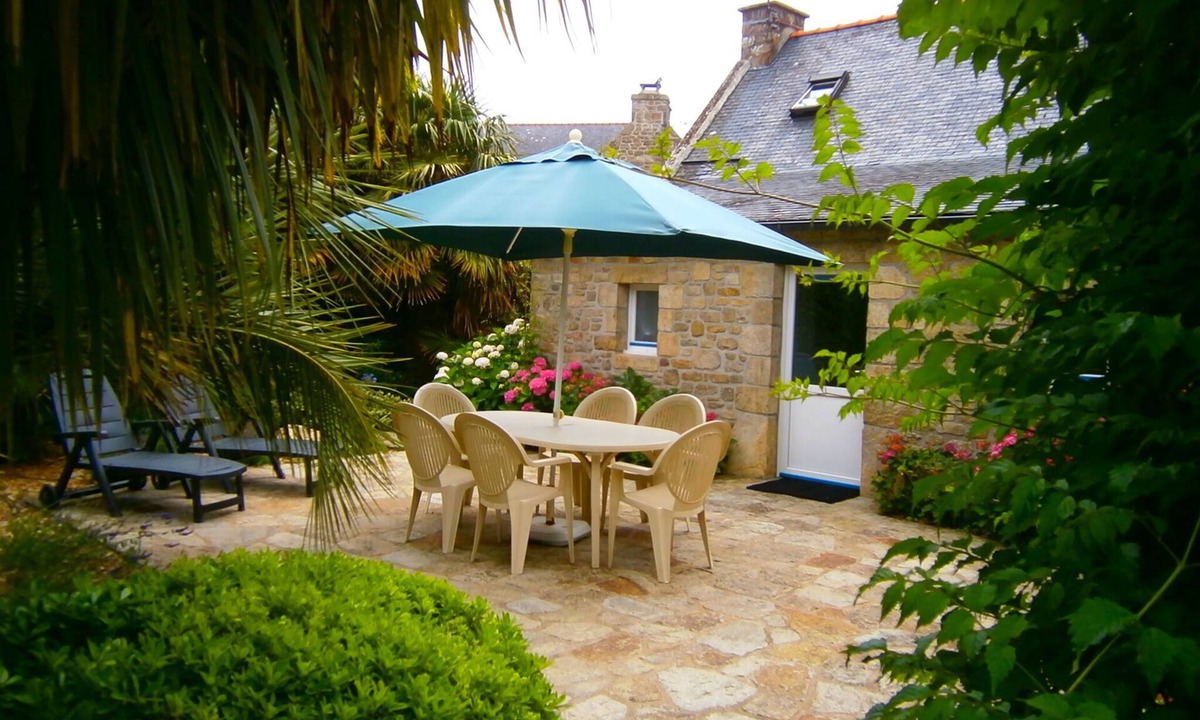 Plouharnel House | Bright house in a typical Breton seaside village