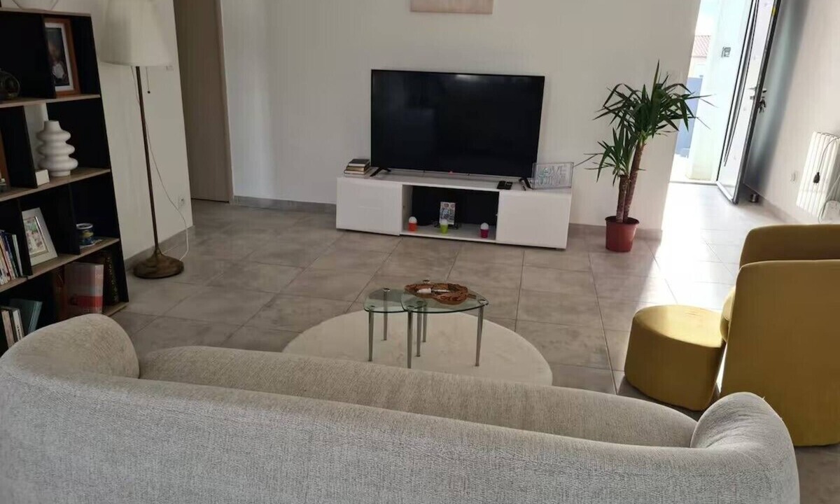 Pezens House | Bright house in Pezens for 8 people