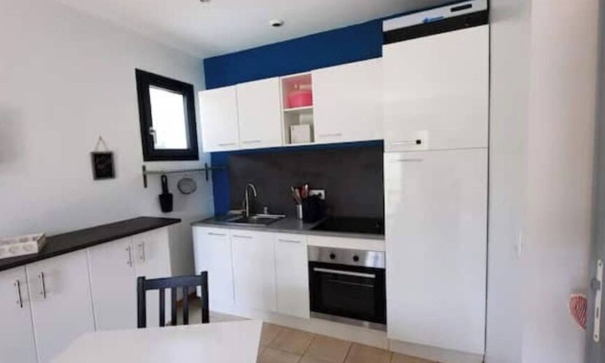 Neffies House | Bright house with garden