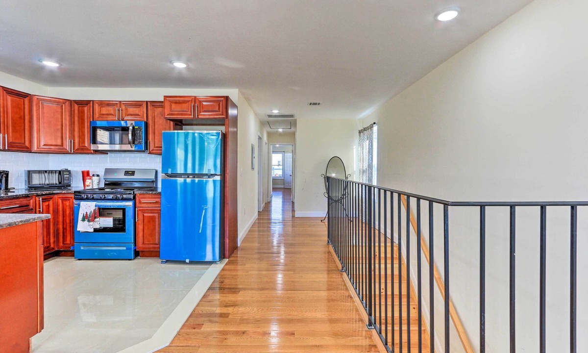 Newark House | Bright Irvington Home ~ 2 Mi to Prudential Center!