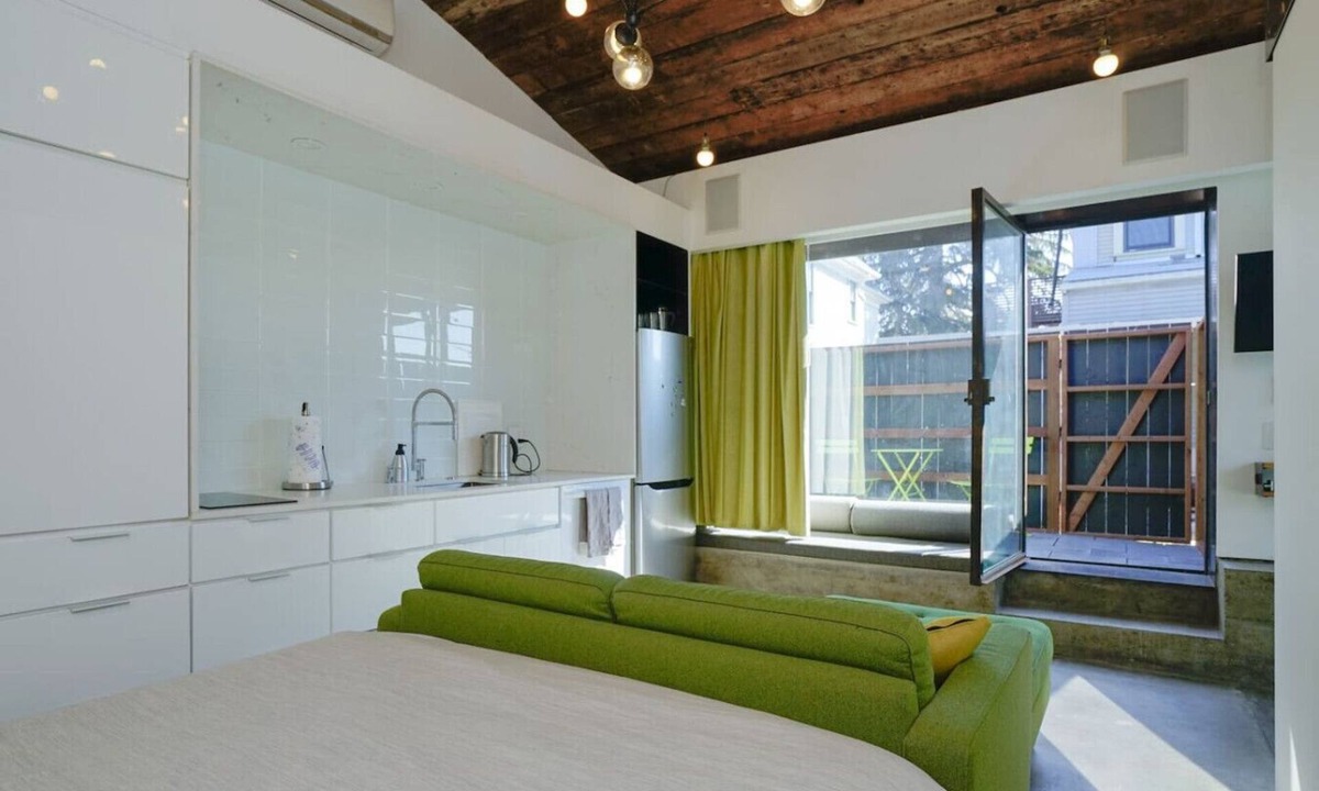 Piedmont Avenue Apartment | Bright Minimalist Studio Walkable to Piedmont Ave