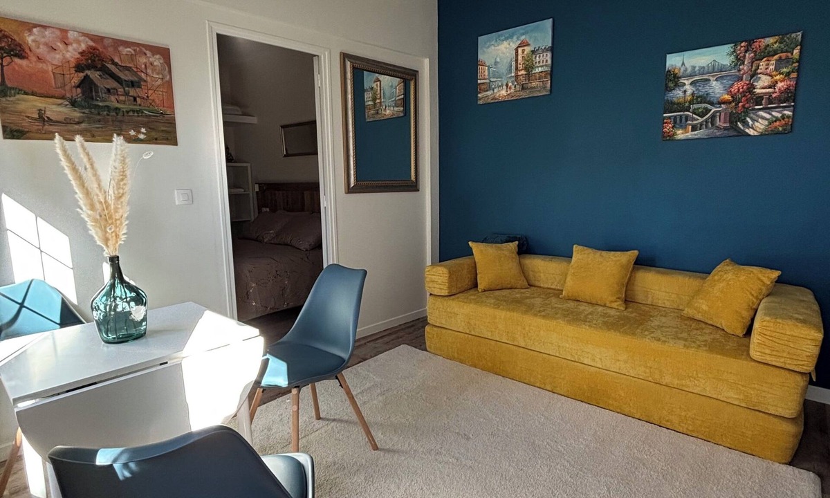 Ormesson-sur-Marne Bed & Breakfast | Bright, modern studio - quiet and secure - quick access to Paris