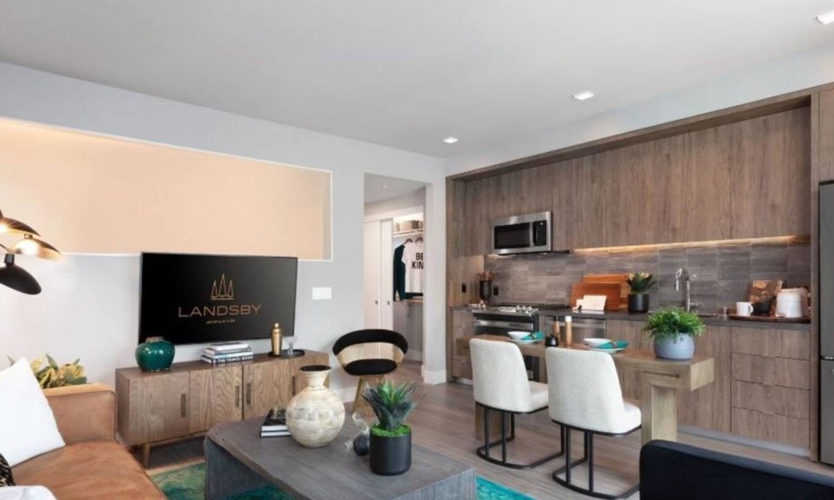 The Crossings Condo | Bright & Modern 1BR Condo at Landsby with Fire Pit