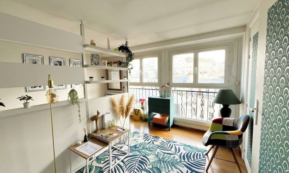 Chaussee-d'Antin Apartment | Bright, modern apartment ideally located