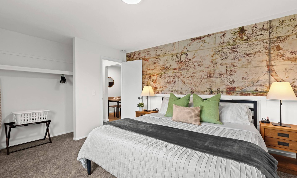 Mount Clemens Apartment | Bright & Modern Flat | King Bed | Near Downtown