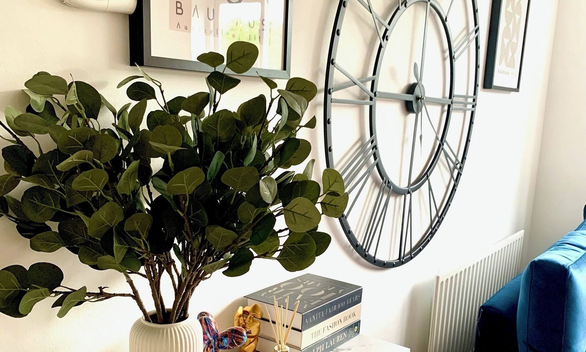 St. Margarets and North Twickenham Apartment | Bright modern flat in central Twickenham