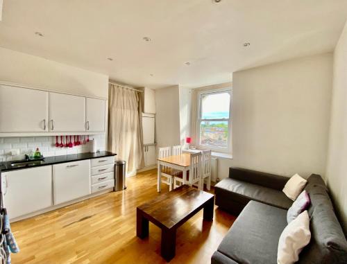 Vassall Apartment | Bright, Modern Flat in Brixton
