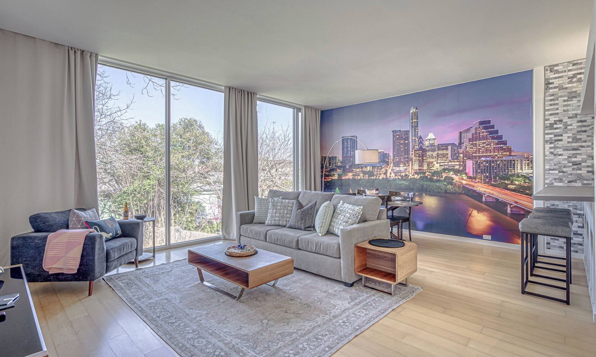 Dawson House | Bright & Modern One Block from S. Congress & DT Austin