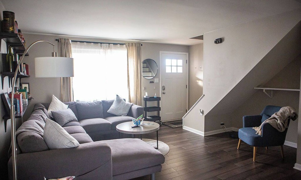 Westerville House | Bright, Modern Townhome with Natural Light