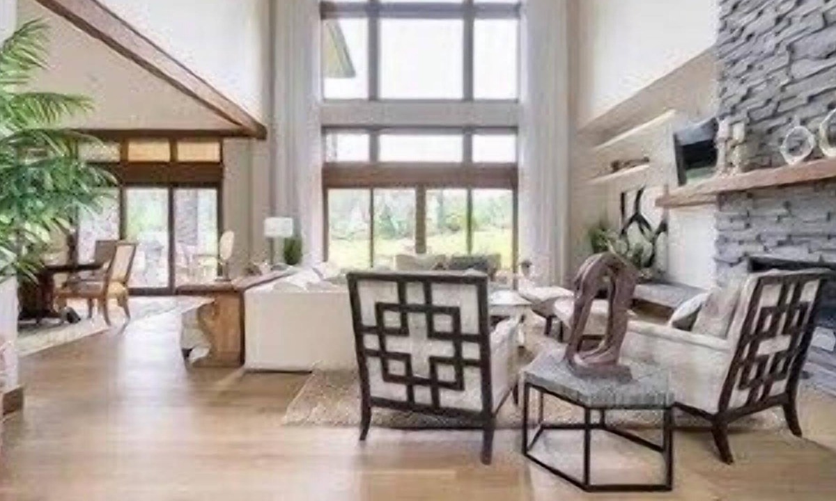 Maltby Villa | Bright , monden and golf course house