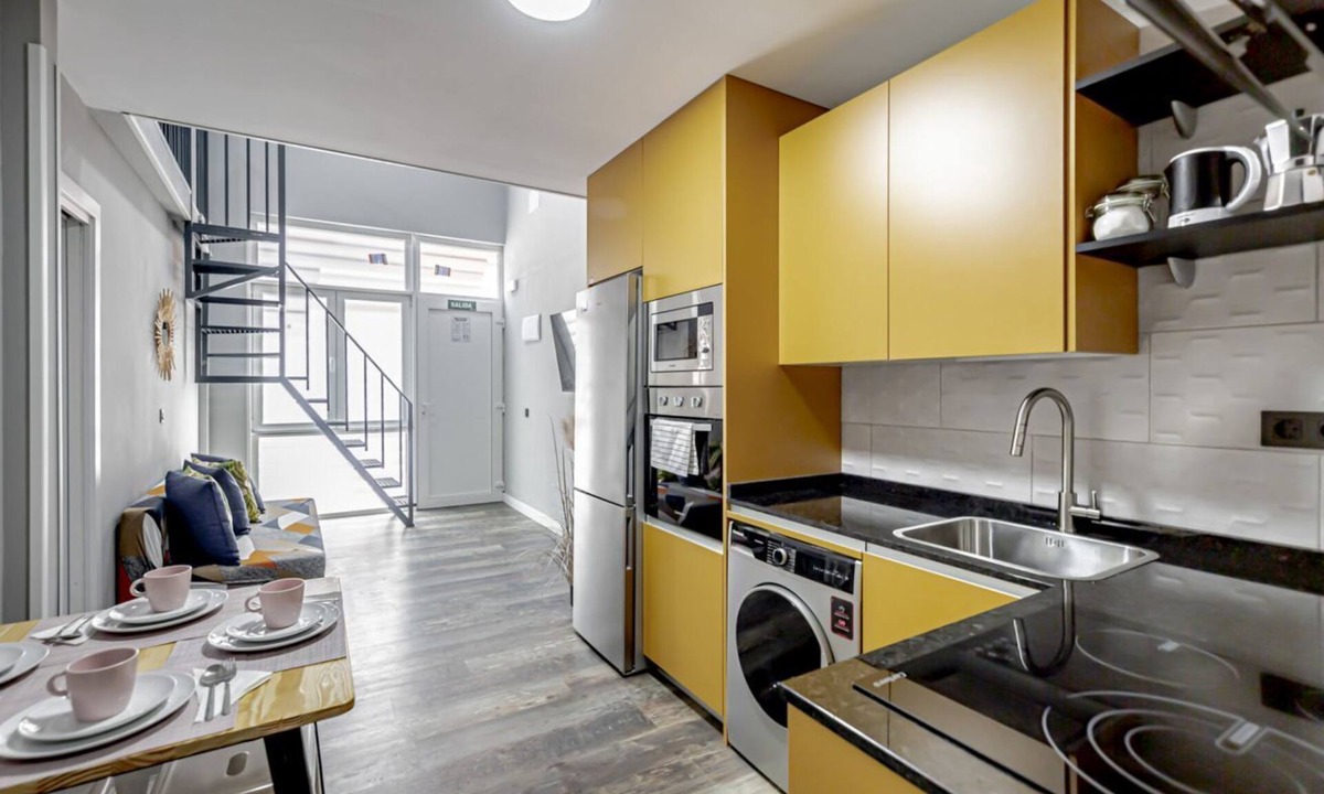 Bellas Vistas House | Bright near 4 Caminos - REINA VICTORIA Apartment