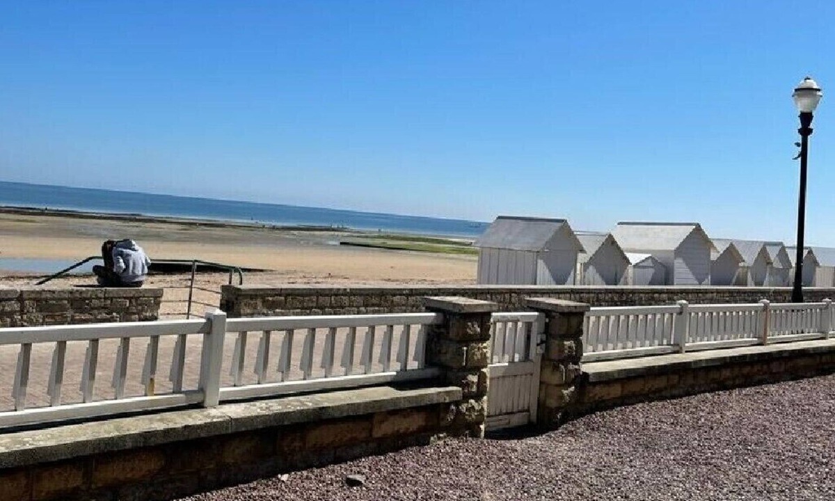 Saint-Regnobert-de-la-Cote-de-Nacre Apartment | Bright new apartment in waterfront building