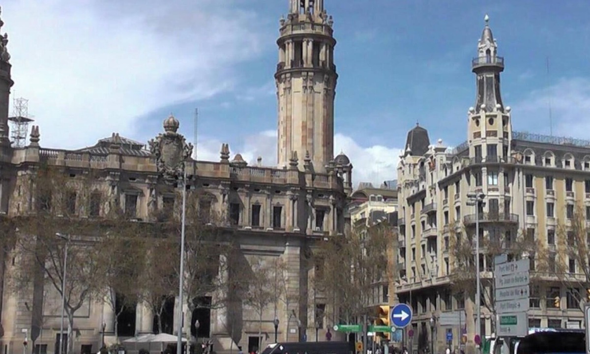 Sant Pere Apartment | Bright, Newly-Renovated 4-Bed Rooftop Apartment with Chill-Out Terrace
