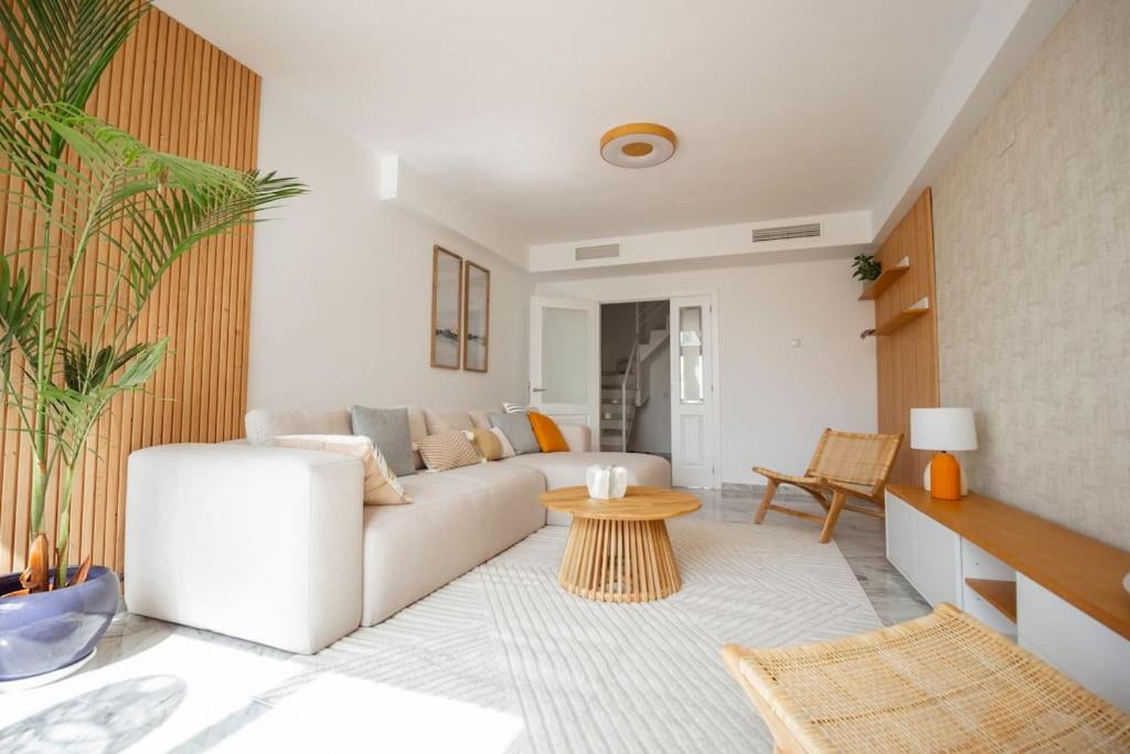 Marbella Apartment | Bright Nordic style penthouse in beachside resort