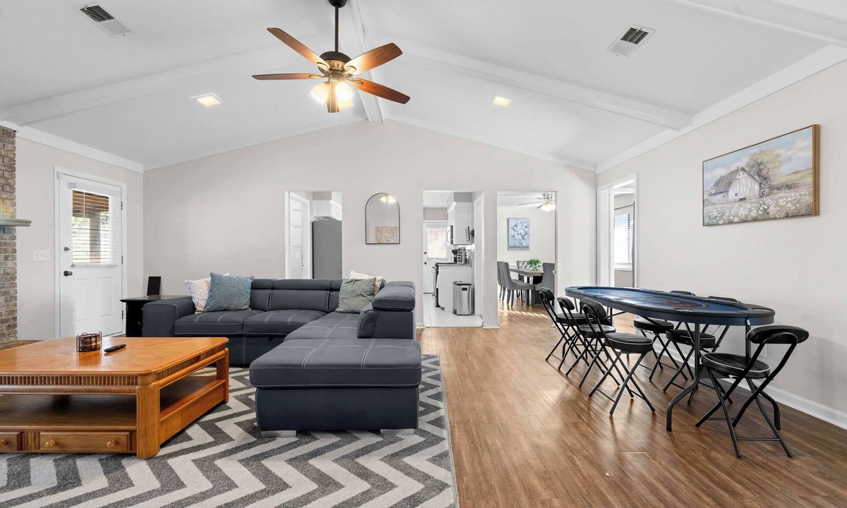 Fortson House | Bright Northside Retreat w/Patio & Games