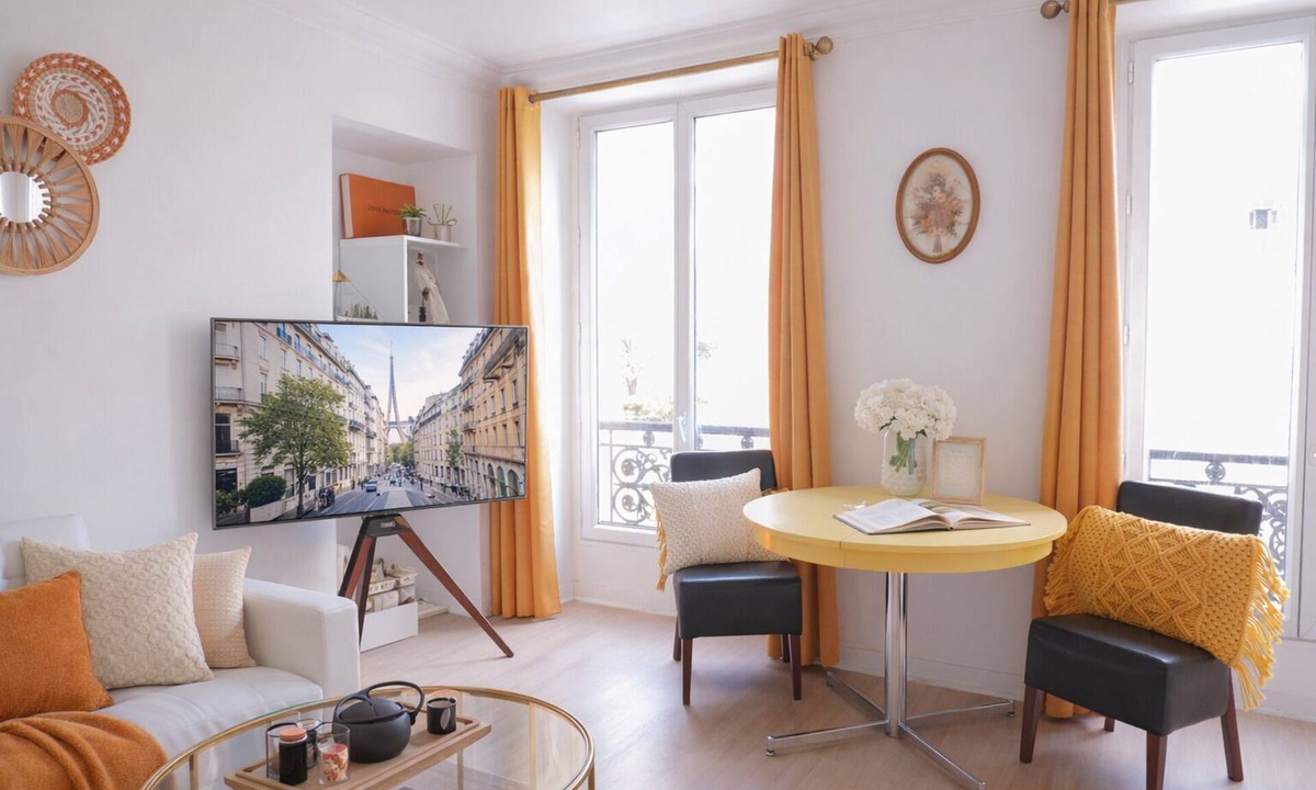 Porte-Saint-Martin Apartment | Bright Paris Flat near Le Marais