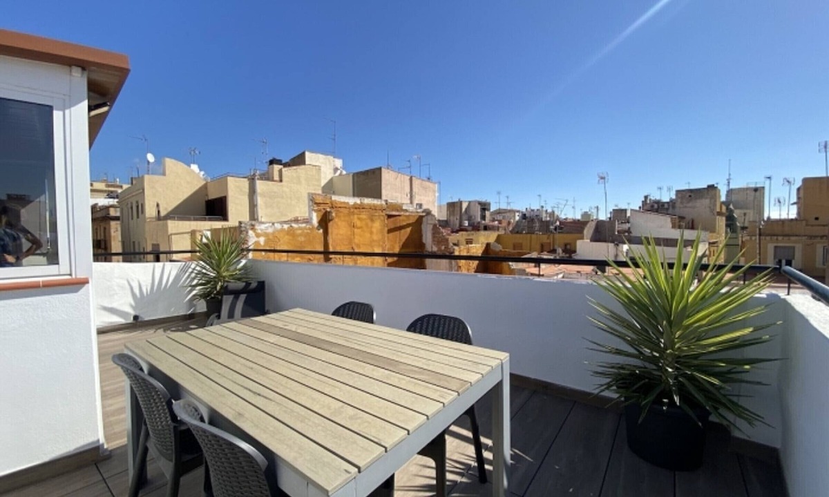 Old Town Apartment | Bright penthouse with terrace in Tarragona