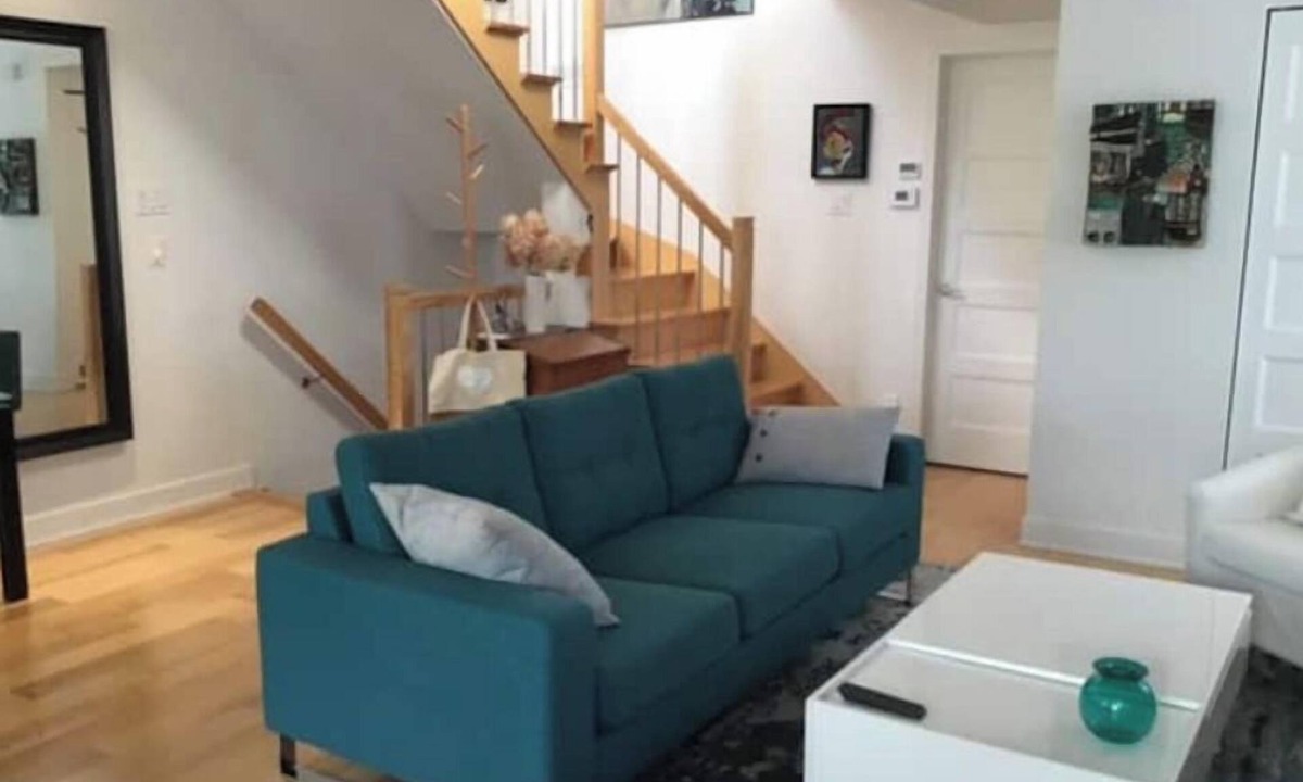 Hochelaga-Maisonneuve Apartment | Bright, quiet apartment on two floors