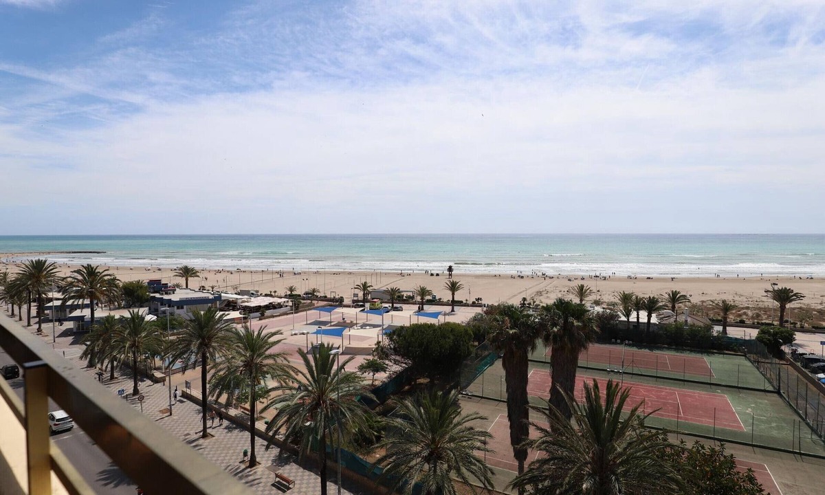 Sagunto Apartment | Bright seafront apartment - Port de Sagunto
