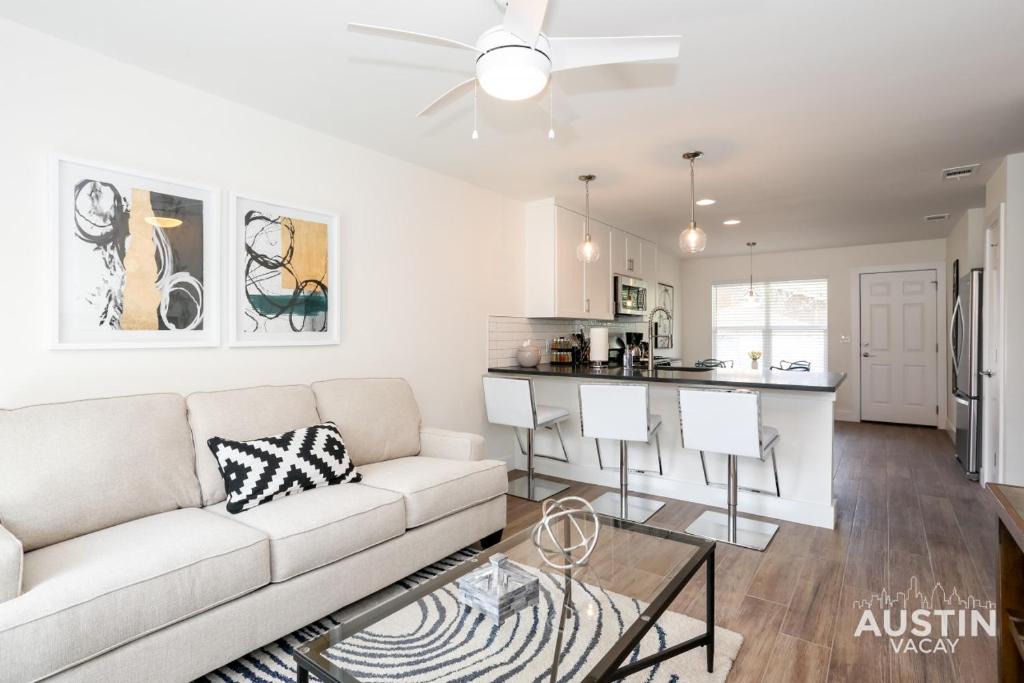 Parker Lane Apartment | Bright Space Close To Best Beer Gardens Coffee