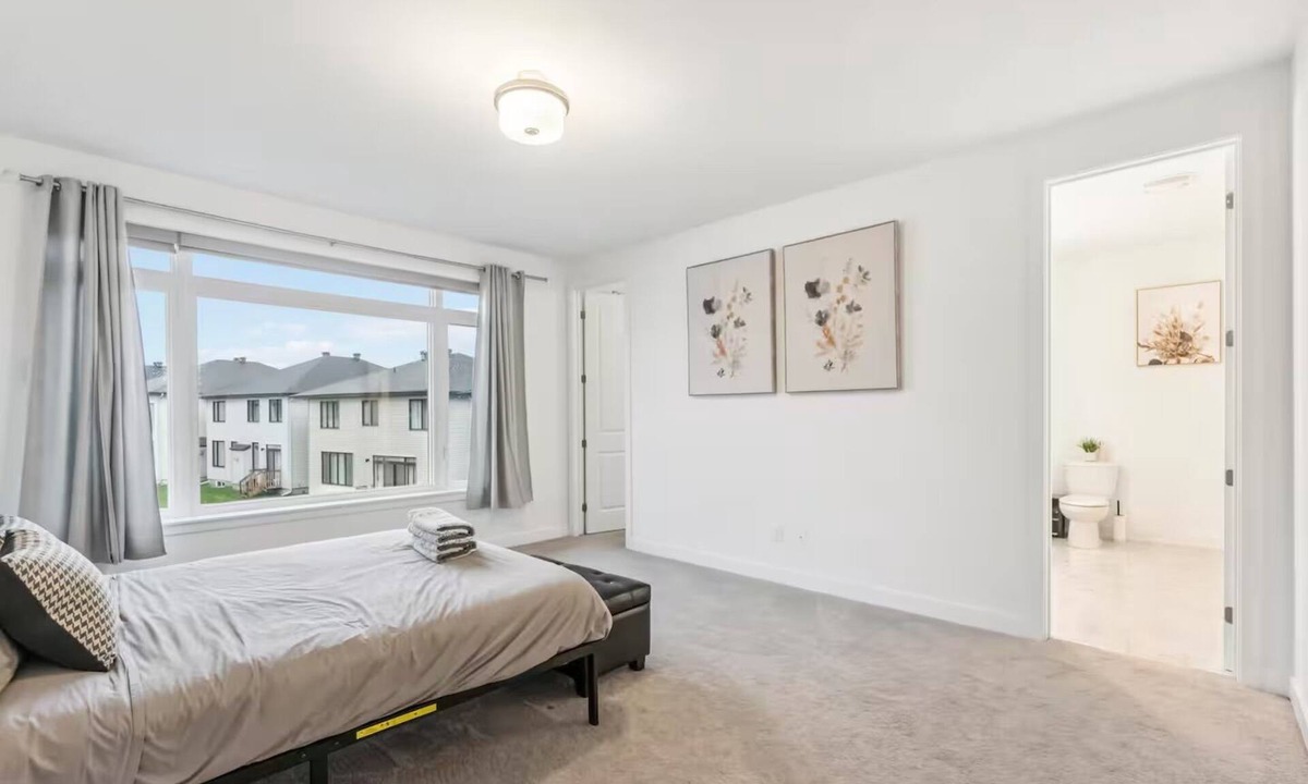 Ottawa Division House | Bright & Spacious Barrhaven Stay