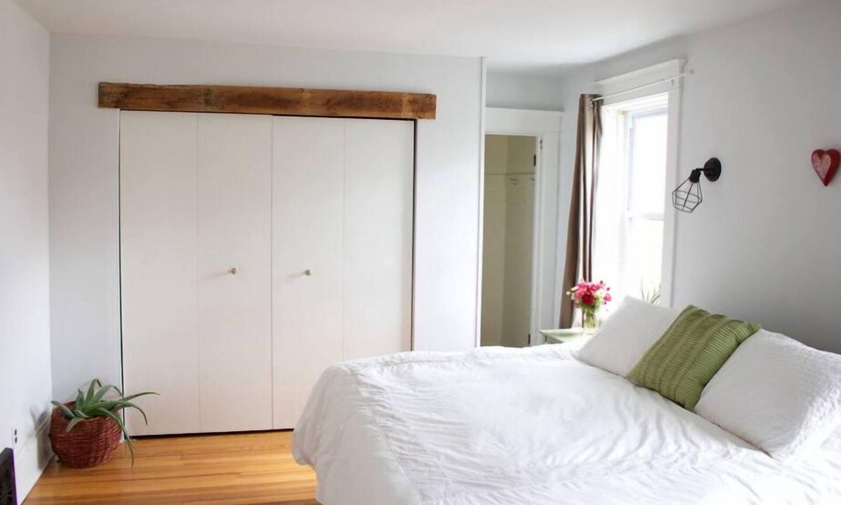 Viroqua House | Bright, spacious, historic home in downtown Viroqua.