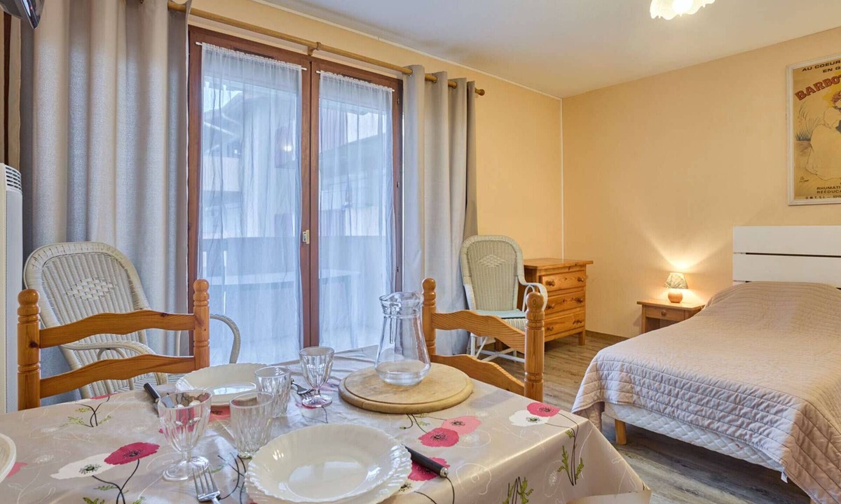 Barbotan-les-Thermes Apartment | Bright studio 2 pax, South Balcony, Wifi, Pets allowed