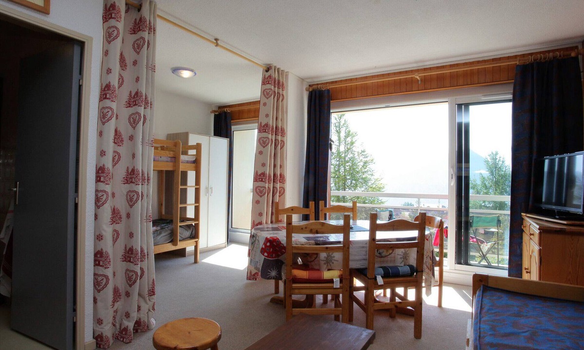 La Toussuire Apartment | Bright studio 6 ppl, south balcony, near slopes