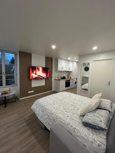 Coupvray Apartment | Bright studio 9 minutes from Disneyland Paris