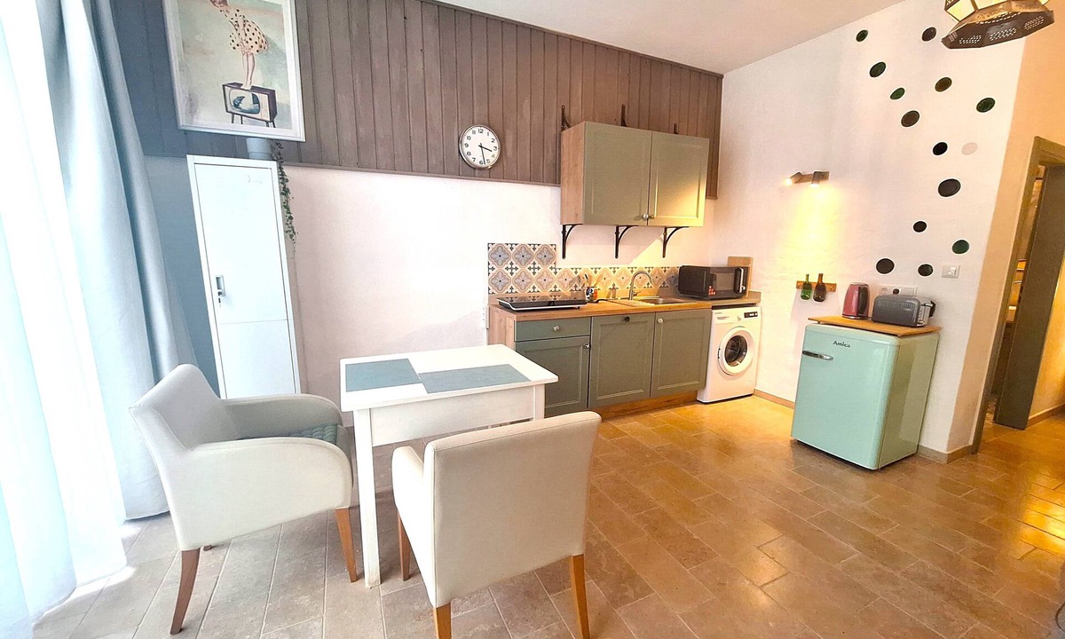 Monheim Apartment | Bright studio apartment