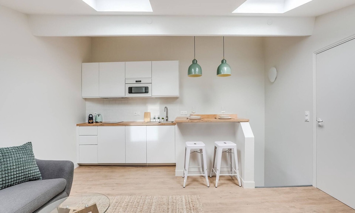 Bel-Air Nord Apartment | Bright Studio at Nation, Paris 12th