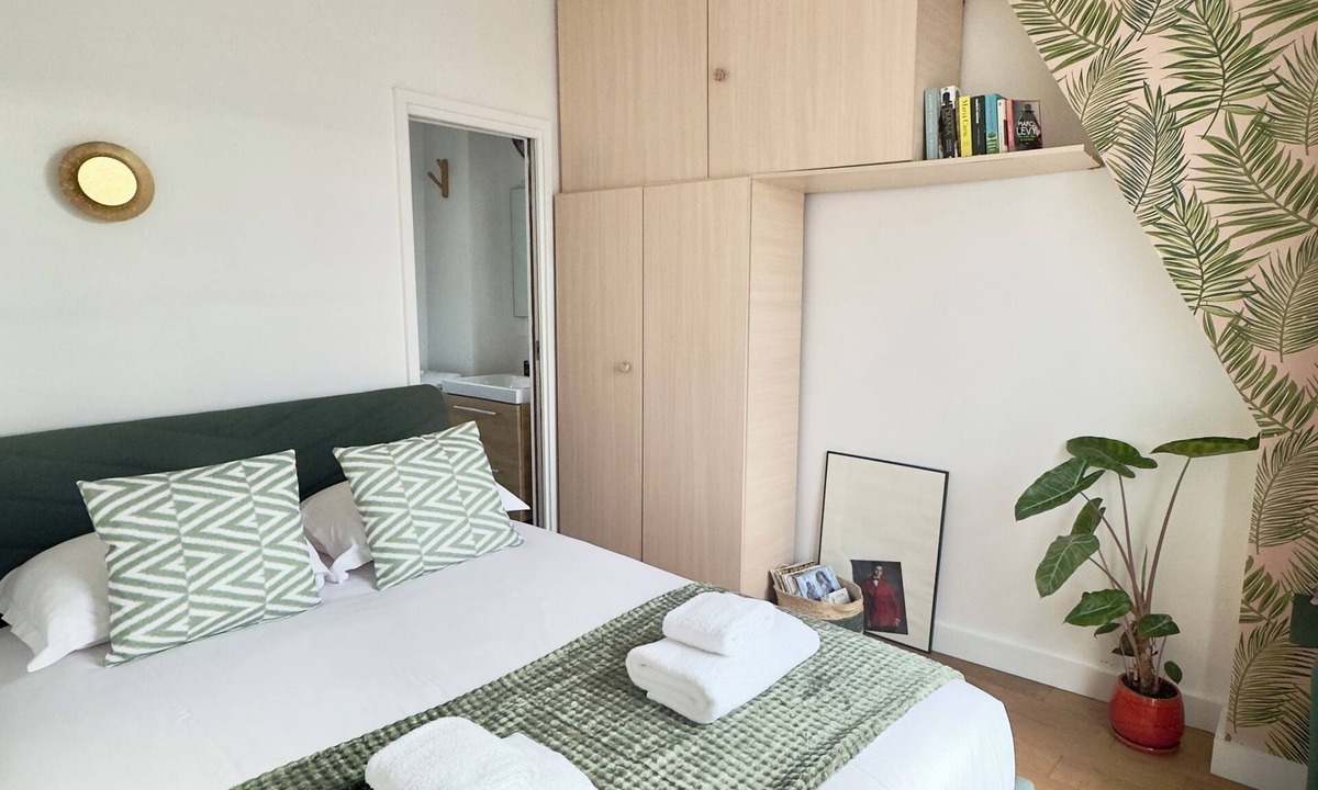 Quartier de la Goutte-d'Or Apartment | Bright studio, balcony & stunning Sacré-Cœur view