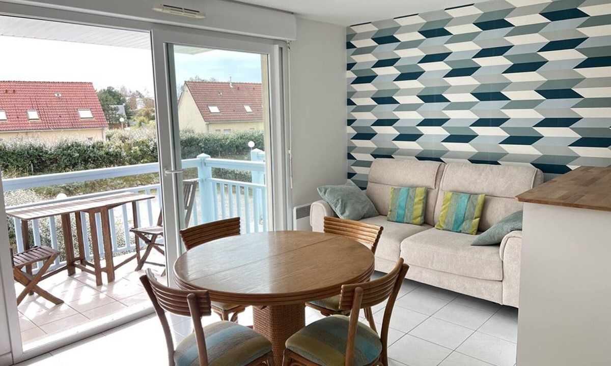 Stella-Plage Apartment | Bright studio near beach, pets allowed, private parking