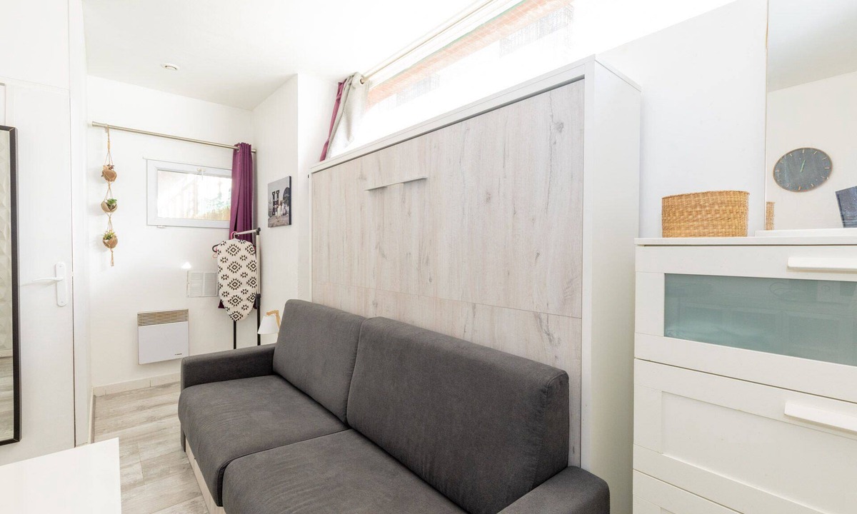 Les Arceaux Apartment | Bright studio