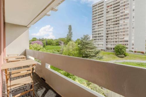 Bagnolet Apartment | Bright studio near Metro Line 3 and shops