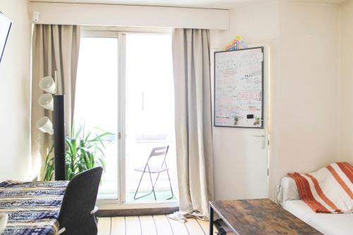Vanves Apartment | Bright Studio with Balcony Porte de Versailles