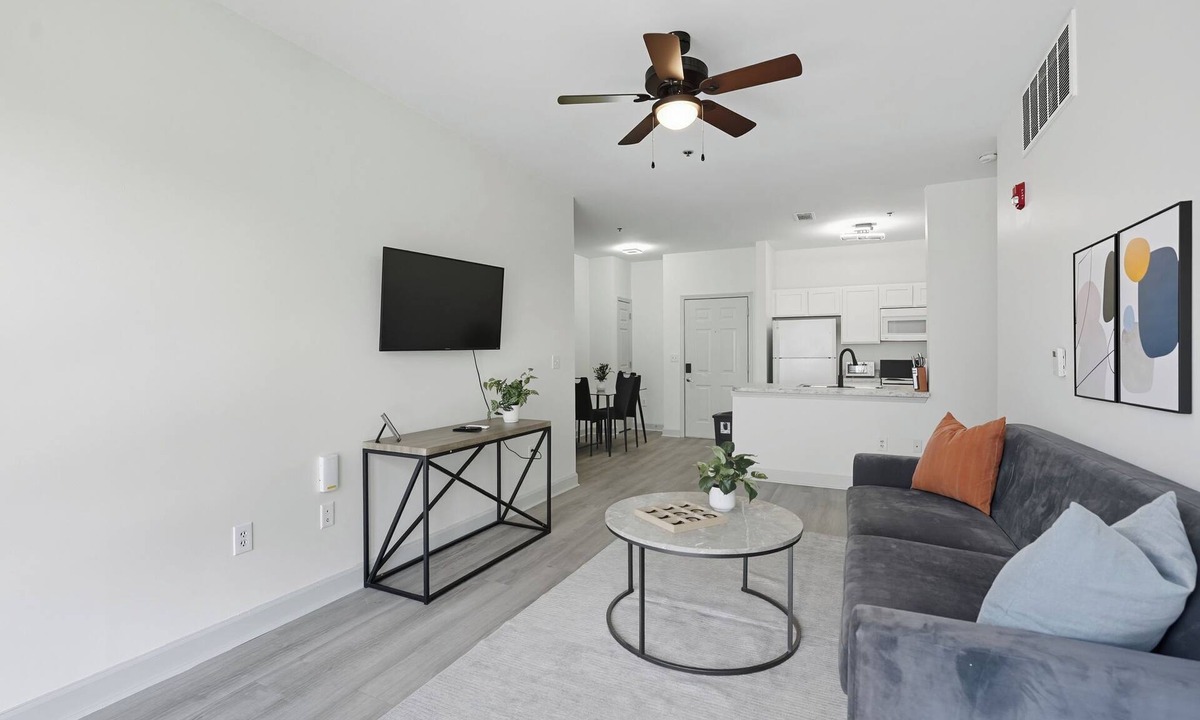 University District Apartment | Bright & Stylish 2-Bed, 2-Bath Apartment