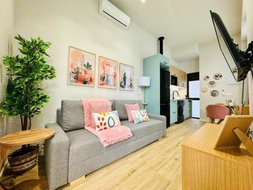 Patraix Apartment | Bright & Stylish Flat Close To Center