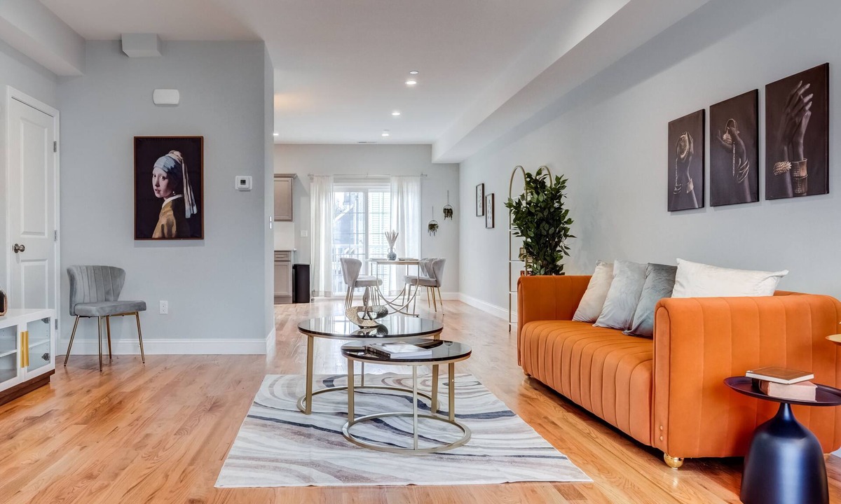 The Hill Apartment | Bright & Stylish Home Next To Yale!