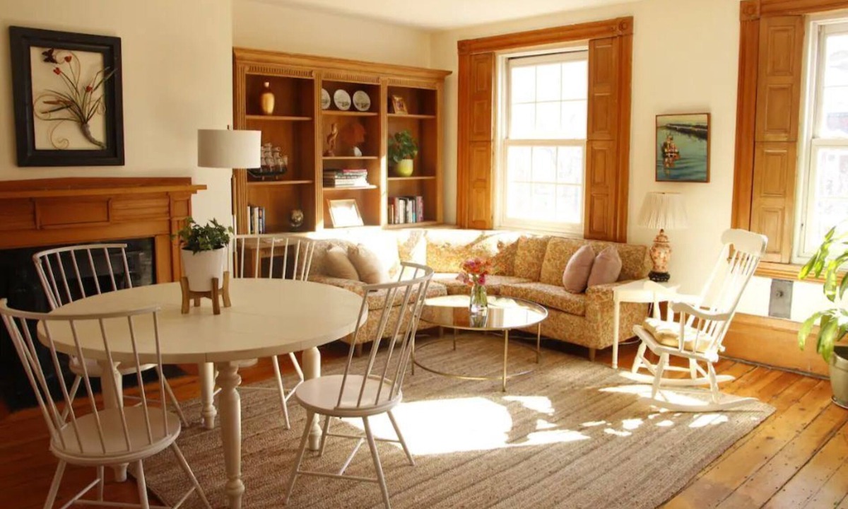 West End Apartment | Bright & Sunny West End Apartment with Private Parking.