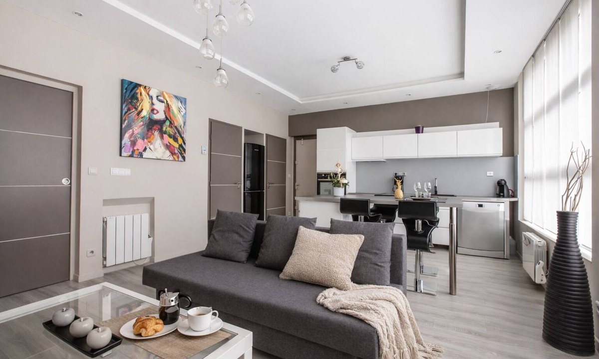 Arras Apartment | Bright T2 apartment - TGV station on foot - independent arrival