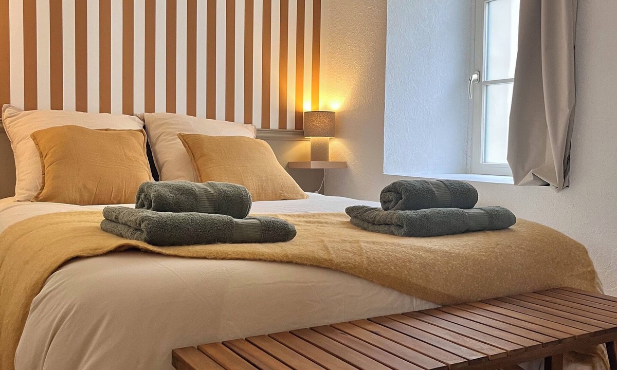 Dol-de-Bretagne Apartment | Bright T3 apartment - downtown - parking