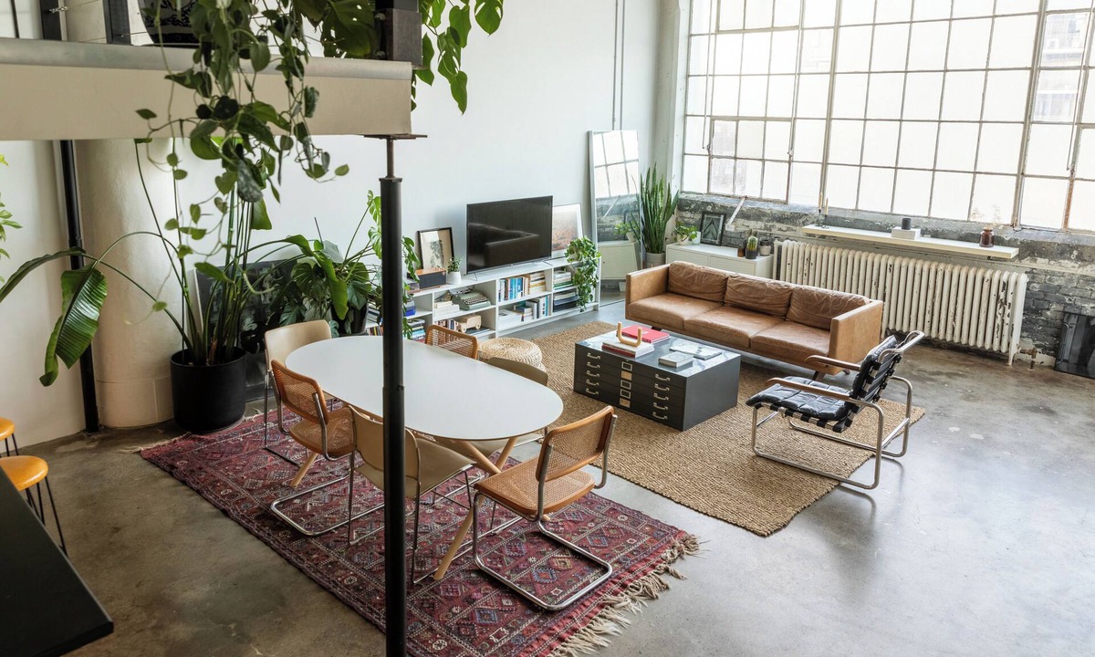 Leslieville Apartment | Bright Trendy Leslieville Loft & Studio