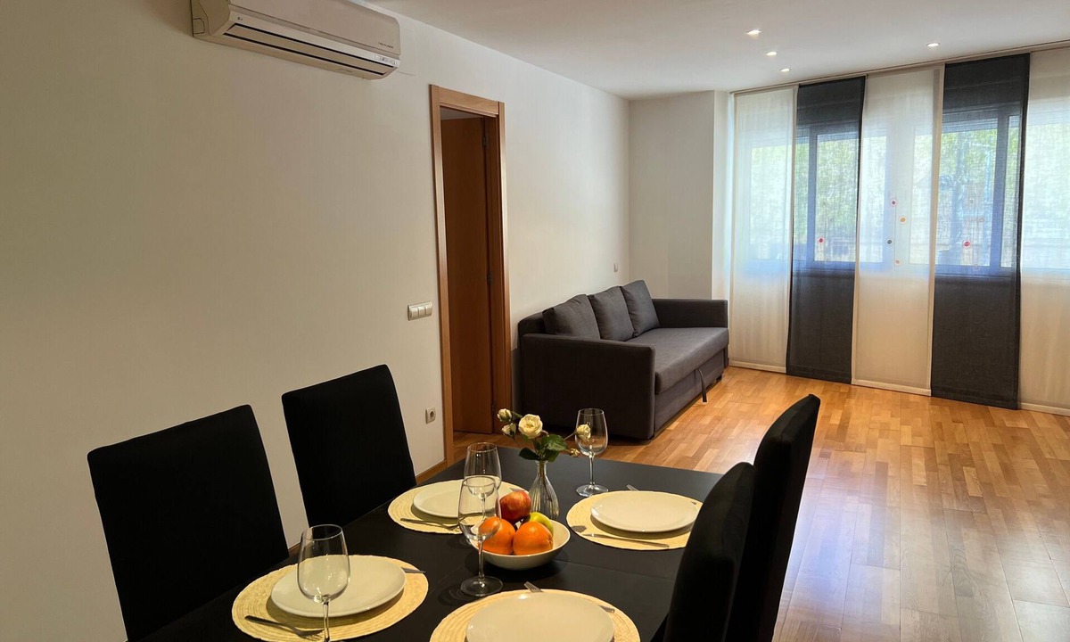 El Guinardo Apartment | Bright Two-Bedroom Apartment in Maragall